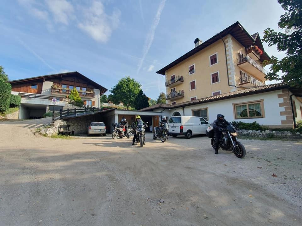 Albergo Aurora Tret Exterior foto